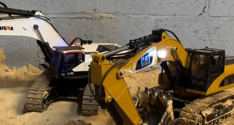 Huina 1580 and Huina 1593 for hire huina for birthday party hire